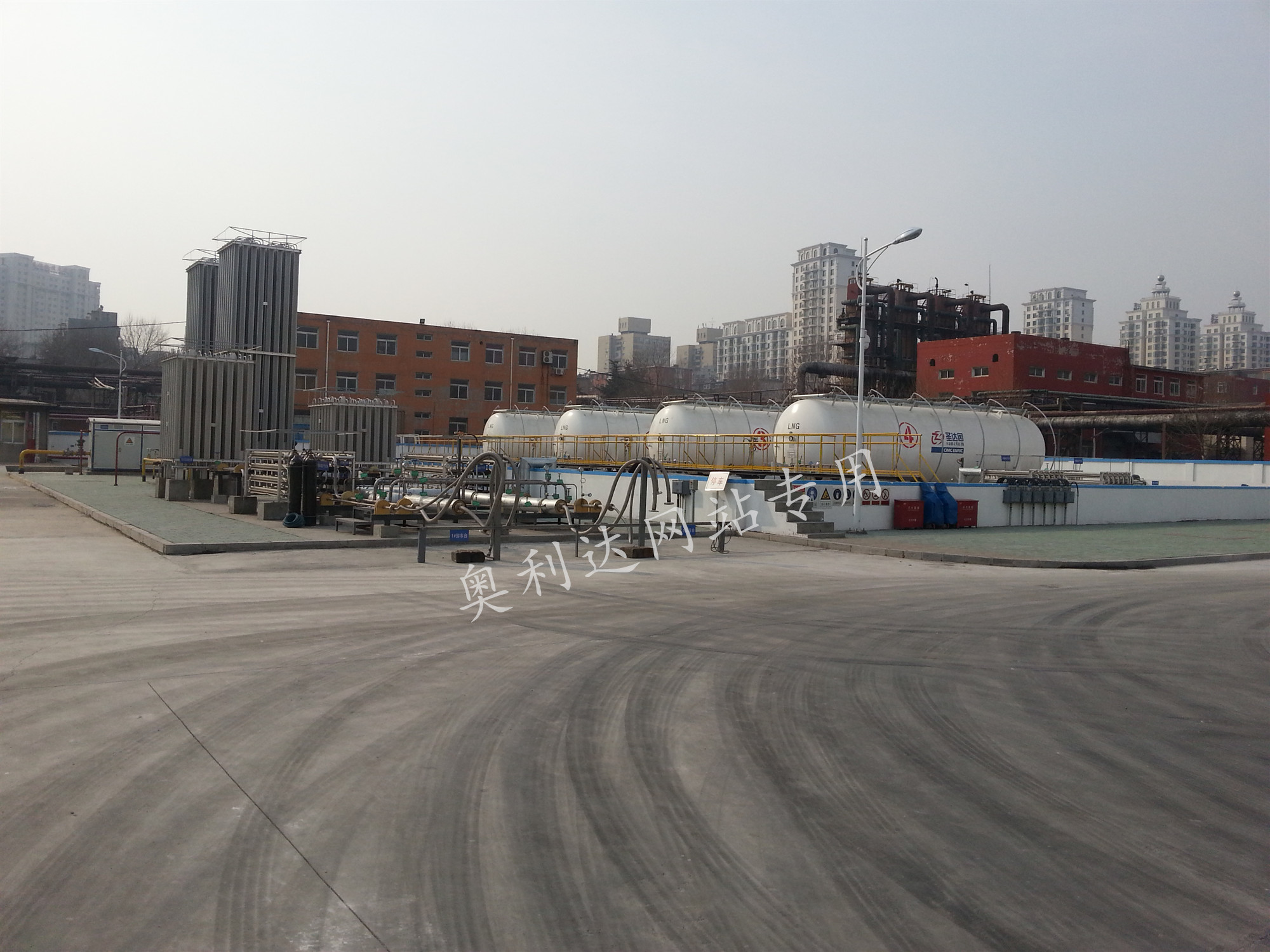 LNG設(shè)備-大連燃氣1_副本.jpg LNG設(shè)備-大連燃氣1_副本.jpg